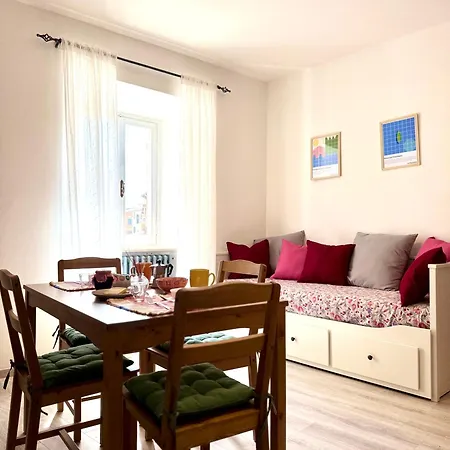 In Pieno Centro - La Piazzetta Apartment *